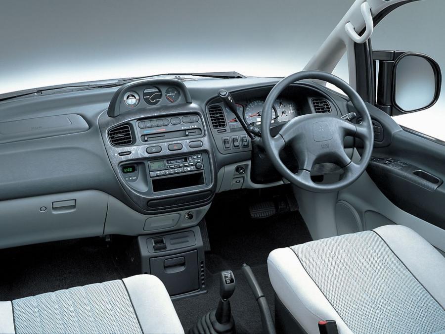 Mitsubishi Delica Space Gear 4WD 1997 года  (фото 6 из 10)
